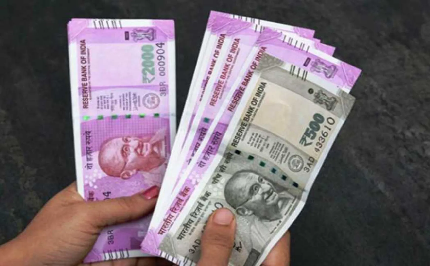 vigilance officers raid at tamilnadu districts government offices seizure the money  